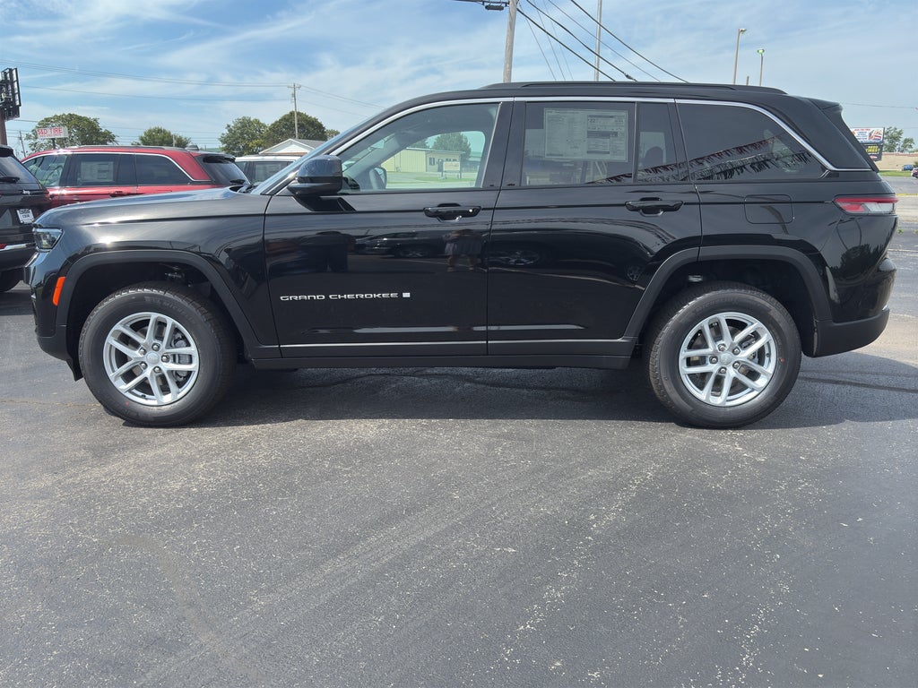 2025 Jeep Grand Cherokee GRAND CHEROKEE LAREDO X 4X4