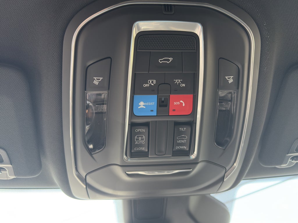 2025 Jeep Grand Cherokee GRAND CHEROKEE LAREDO X 4X4