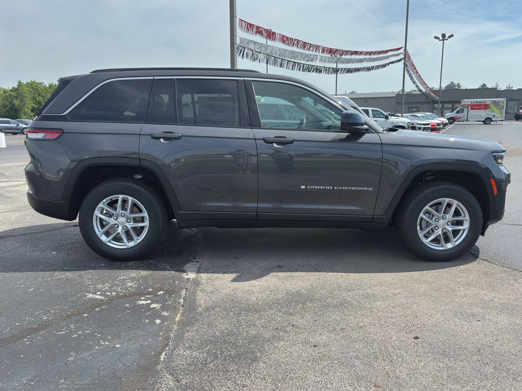 2025 Jeep Grand Cherokee GRAND CHEROKEE LAREDO X 4X4