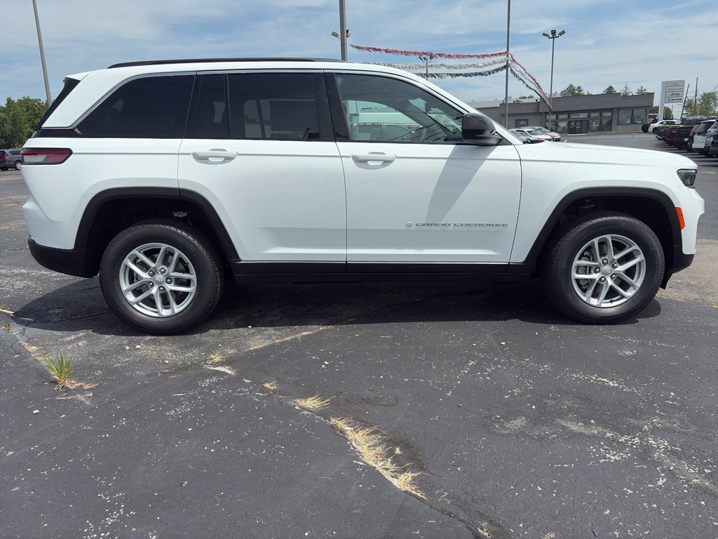 2025 Jeep Grand Cherokee GRAND CHEROKEE LAREDO X 4X4