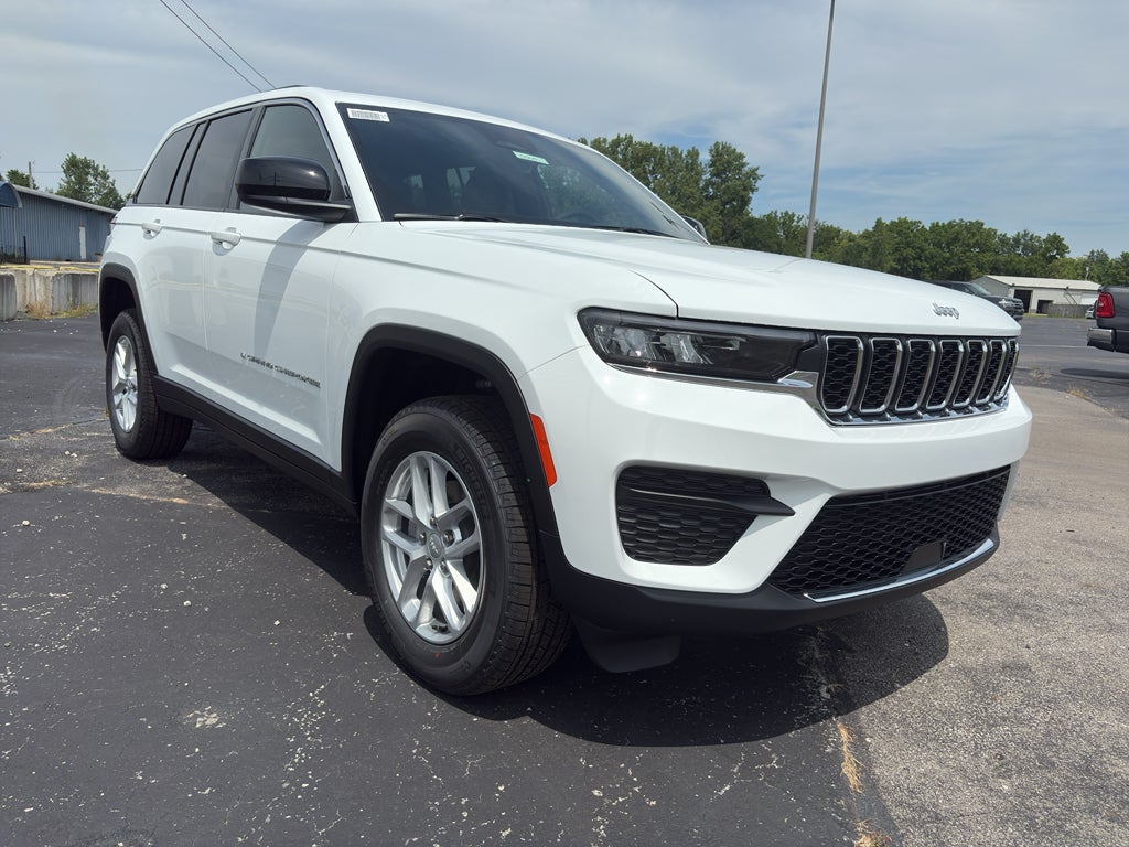 2025 Jeep Grand Cherokee GRAND CHEROKEE LAREDO X 4X4