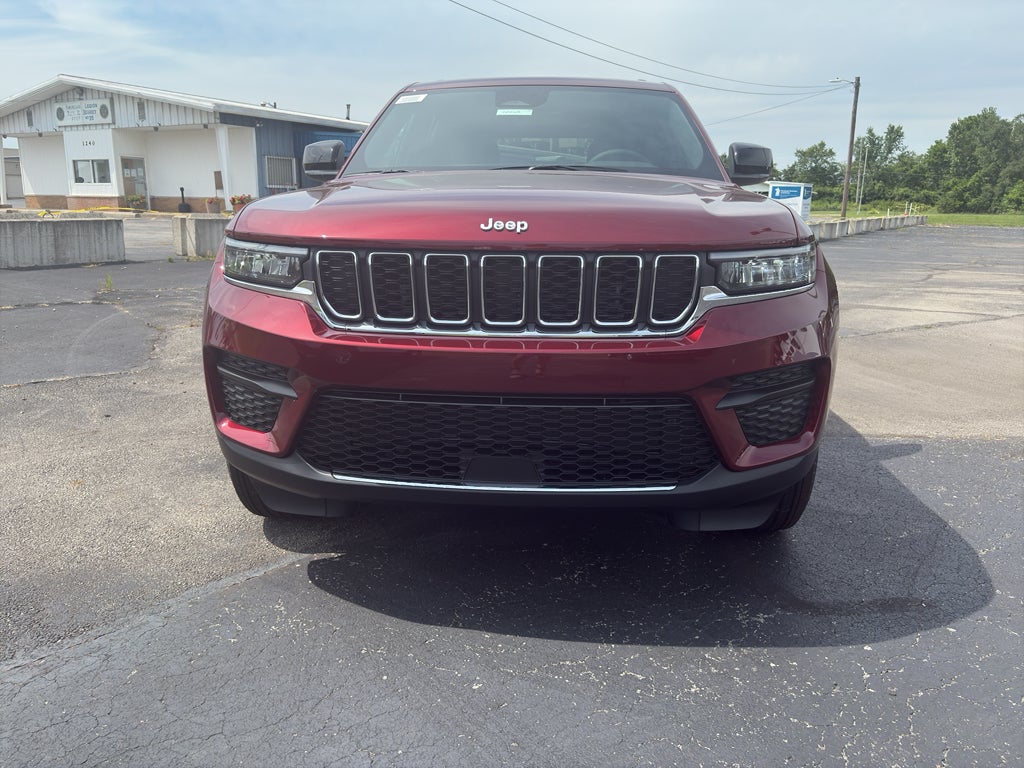 2025 Jeep Grand Cherokee GRAND CHEROKEE LAREDO X 4X4