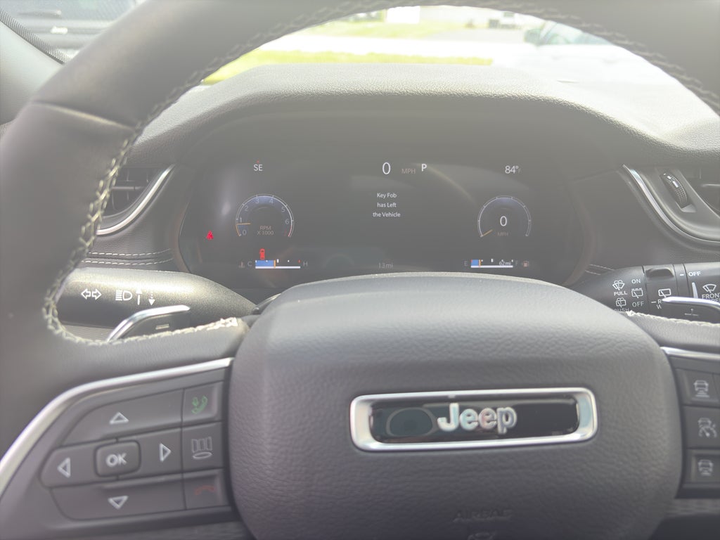 2025 Jeep Grand Cherokee GRAND CHEROKEE LAREDO X 4X4