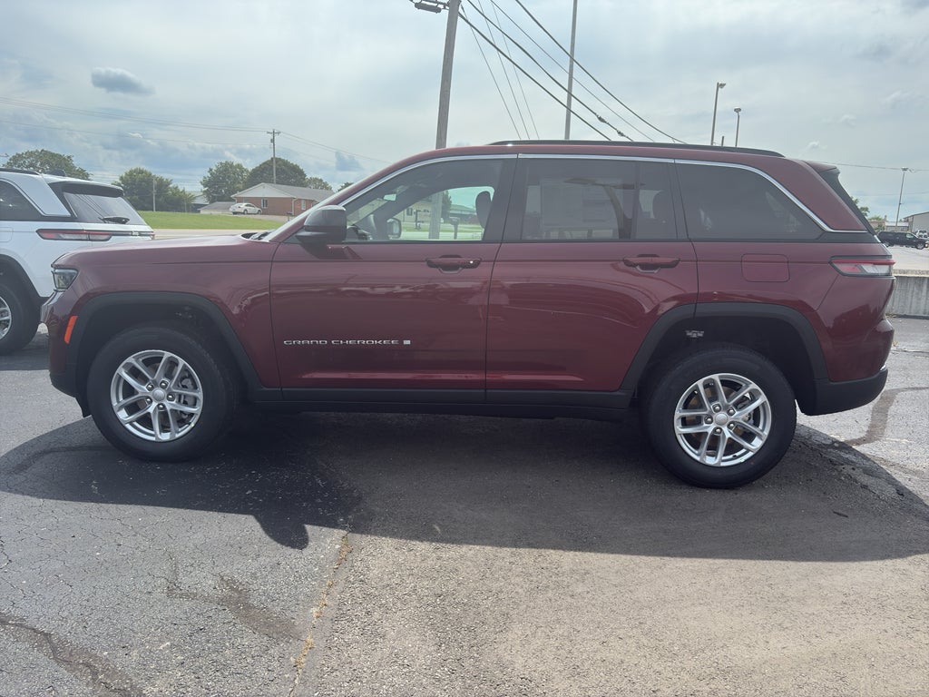 2025 Jeep Grand Cherokee GRAND CHEROKEE LAREDO X 4X4