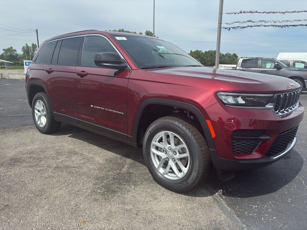 2025 Jeep Grand Cherokee GRAND CHEROKEE LAREDO X 4X4