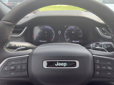 2025 Jeep Grand Cherokee GRAND CHEROKEE LAREDO X 4X4