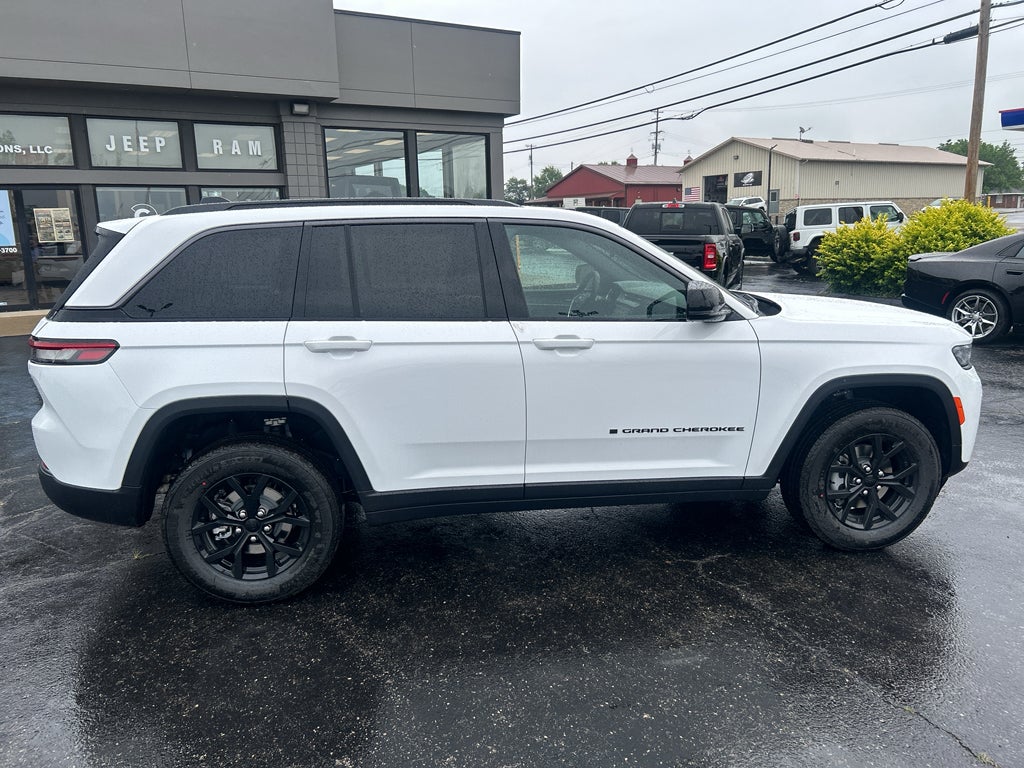 2026 Jeep Grand Cherokee GRAND CHEROKEE LAREDO ALTITUDE 4X4