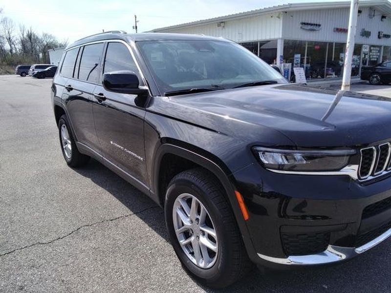 2023 Jeep Grand Cherokee L Laredo 4x4