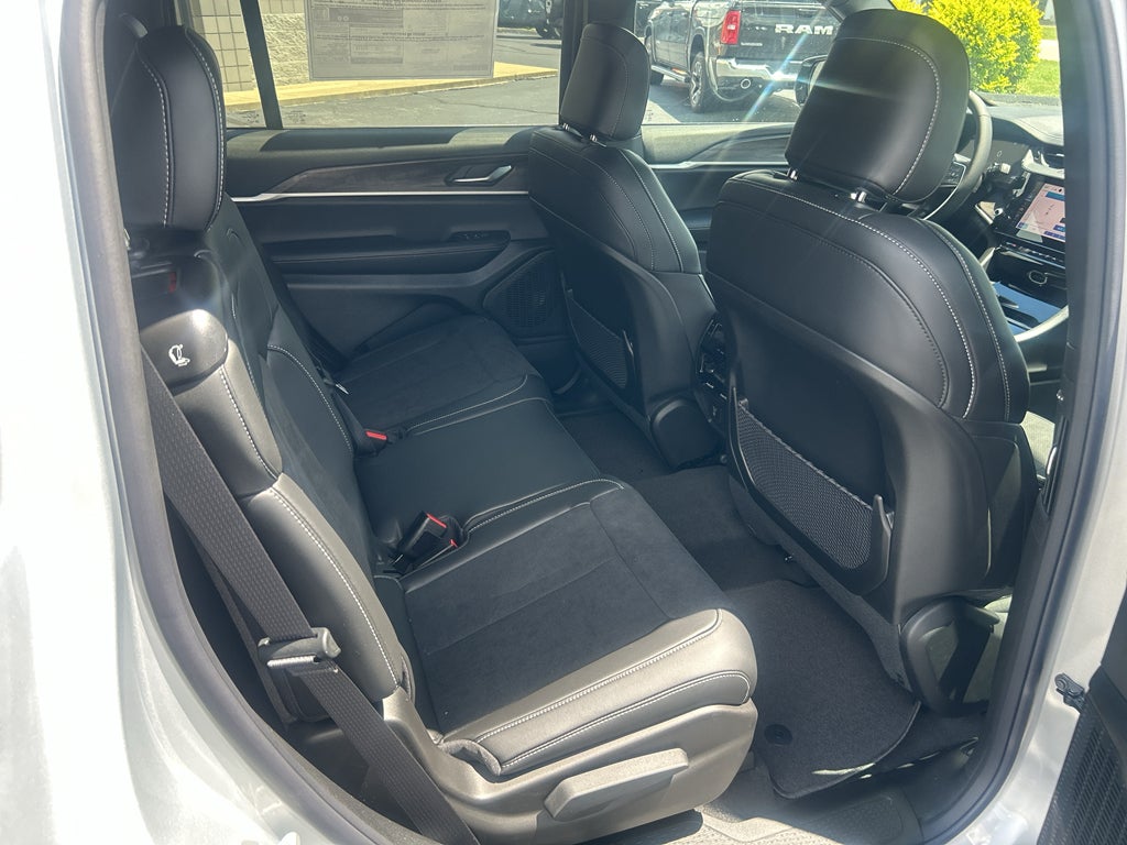 2026 Jeep Grand Cherokee GRAND CHEROKEE L LAREDO ALTITUDE 4X4