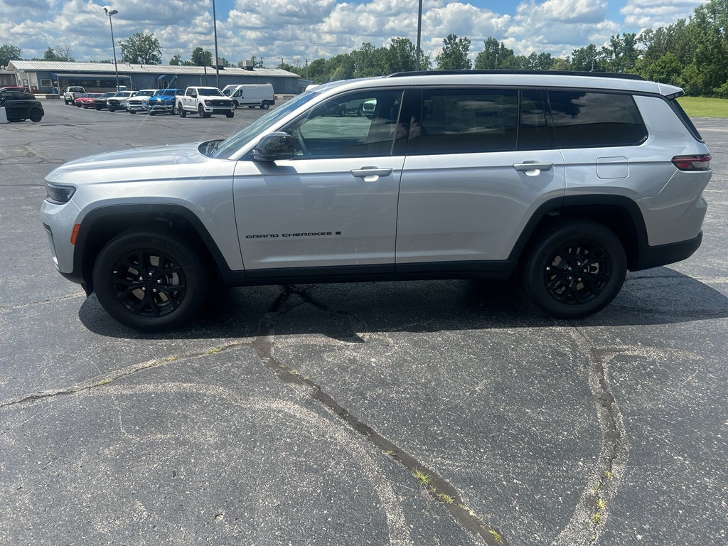 2026 Jeep Grand Cherokee GRAND CHEROKEE L LAREDO ALTITUDE 4X4