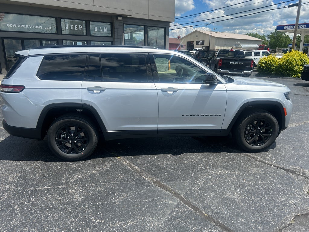 2026 Jeep Grand Cherokee GRAND CHEROKEE L LAREDO ALTITUDE 4X4