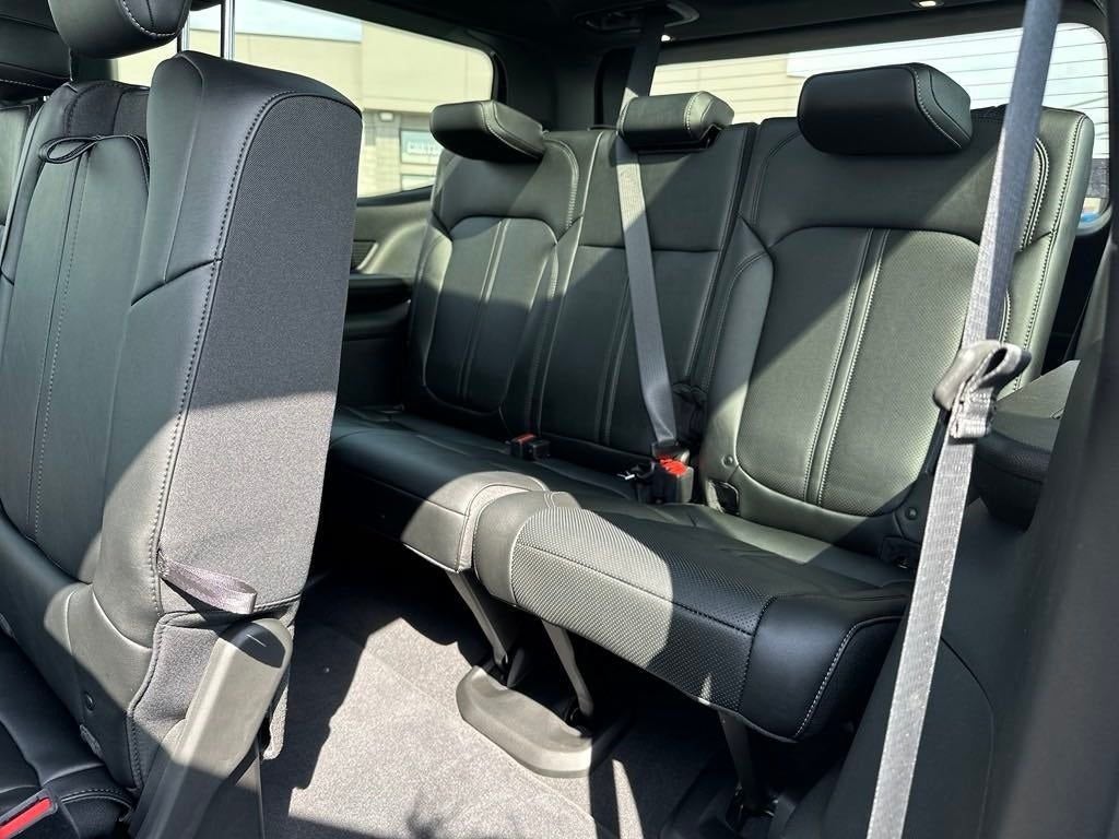 2024 Jeep Wagoneer Series II Carbide 4x4