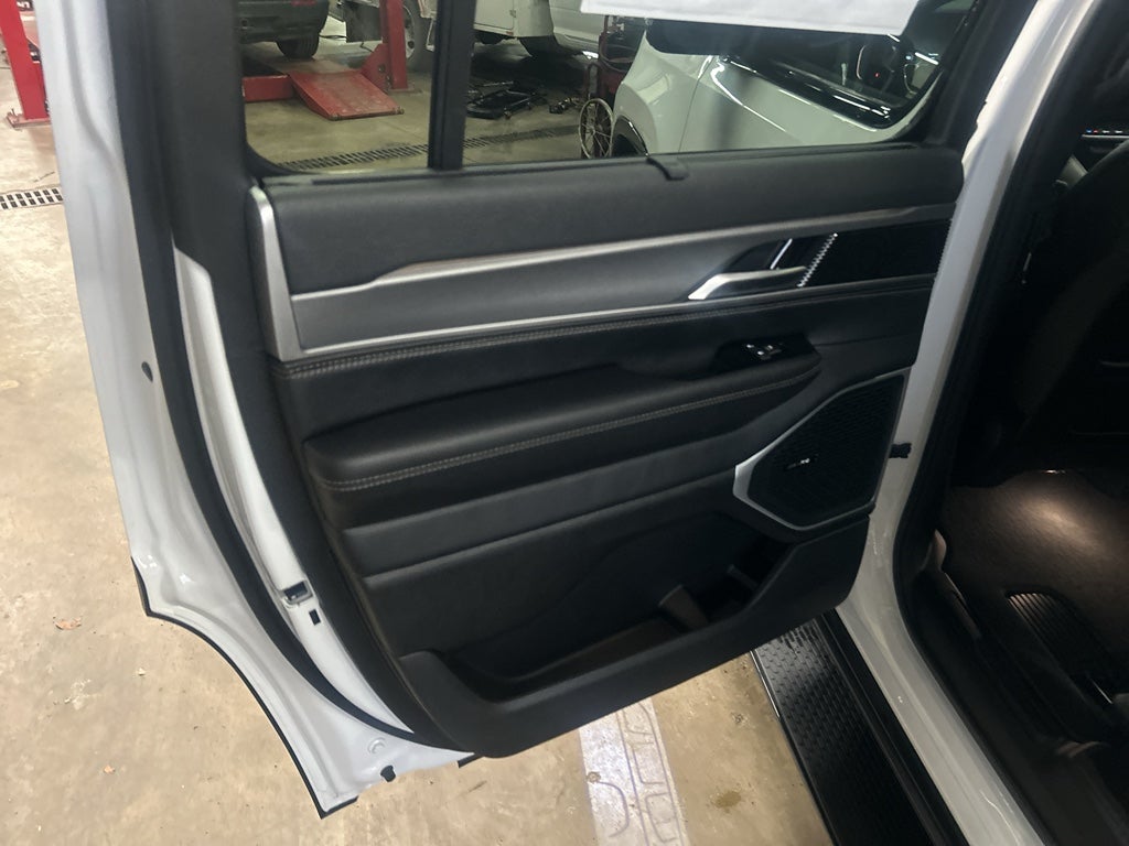 2026 Jeep Grand Wagoneer GRAND WAGONEER LIMITED ALTITUDE 4X4