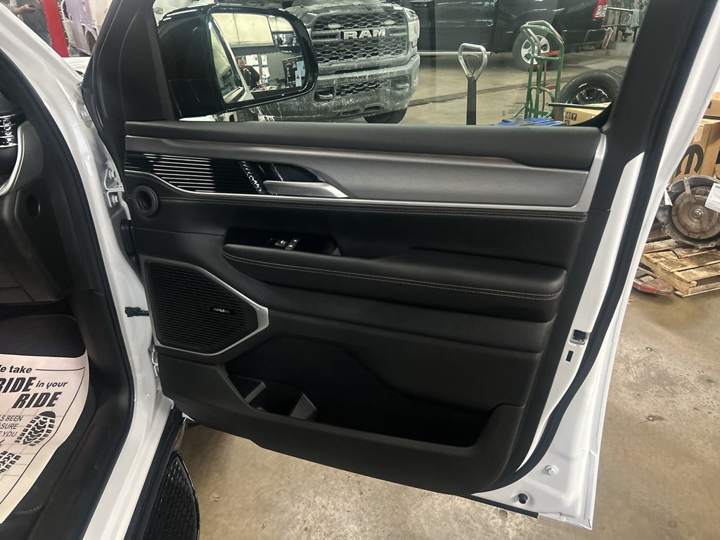 2026 Jeep Grand Wagoneer GRAND WAGONEER LIMITED ALTITUDE 4X4