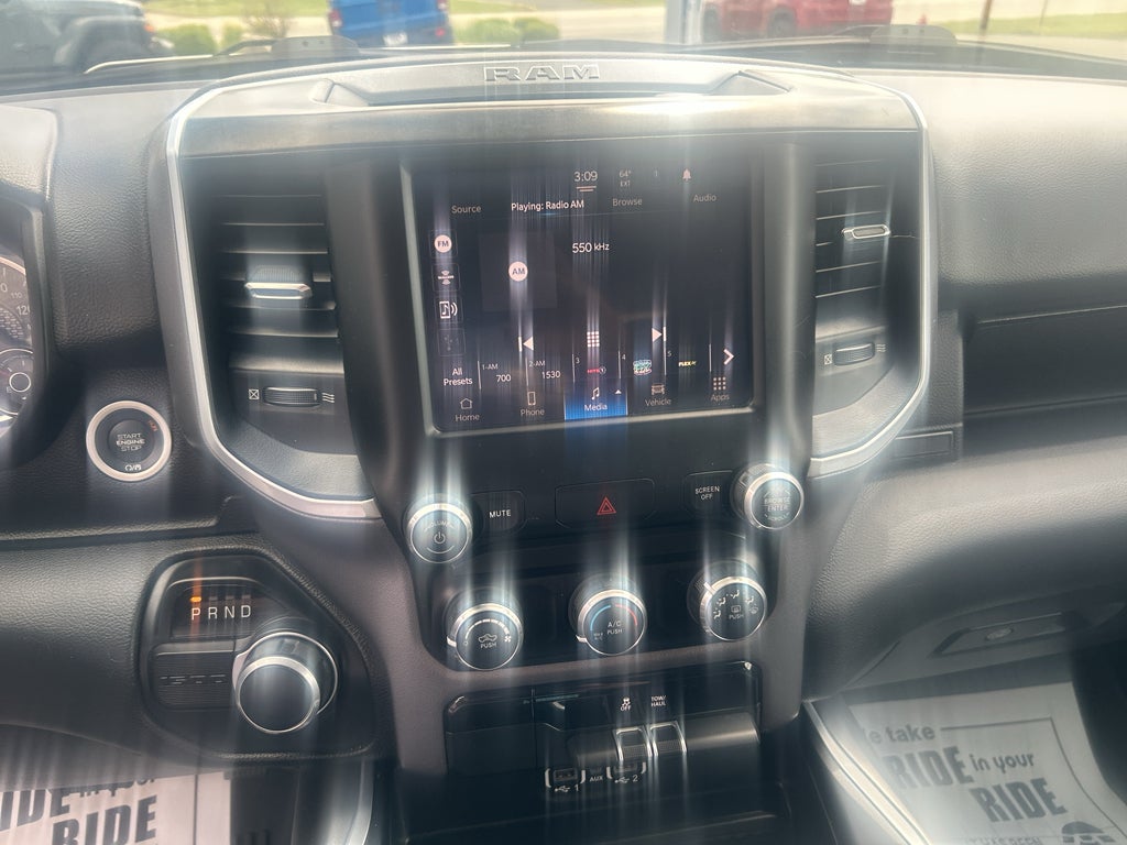 2022 RAM 1500 Big Horn Quad Cab 4x2 6'4' Box