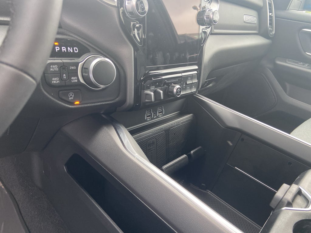 2025 RAM 1500 Big Horn Crew Cab 4x4 5'7' Box