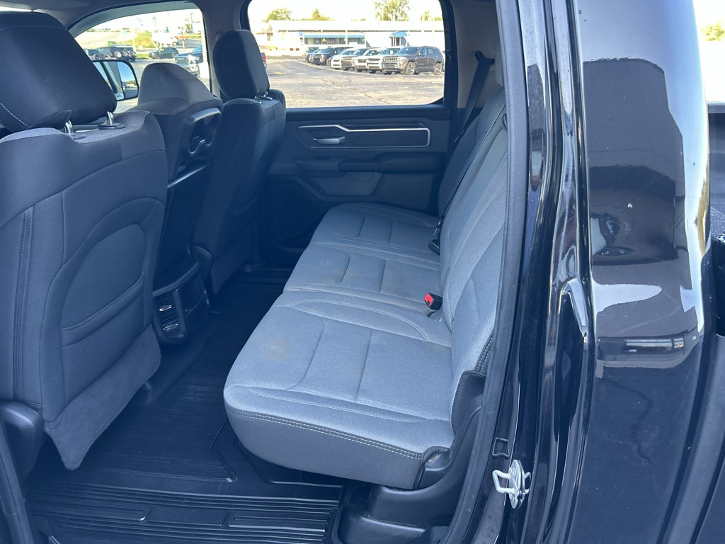 2020 RAM 1500 Big Horn Crew Cab 4x4 5'7' Box