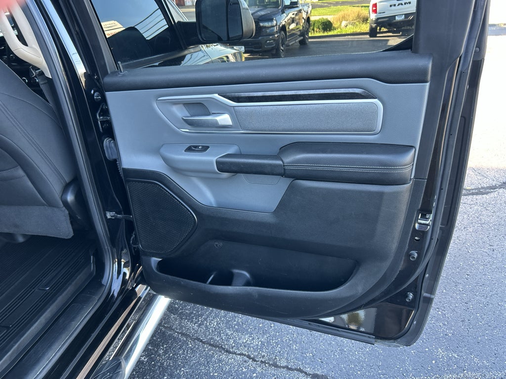 2020 RAM 1500 Big Horn Crew Cab 4x4 5'7' Box
