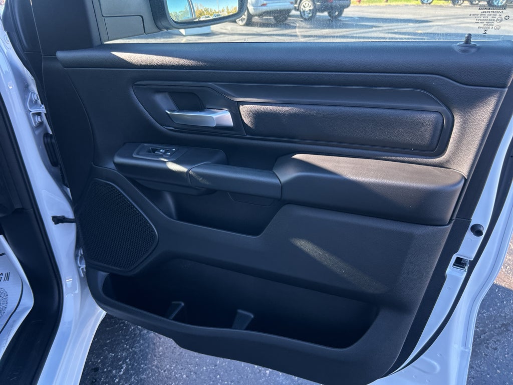 2026 RAM Ram 1500 RAM 1500 TRADESMAN CREW CAB 4X4 5'7' BOX