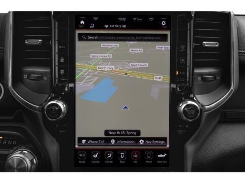 2020 RAM 1500 Laramie Crew Cab 4x4 5'7' Box