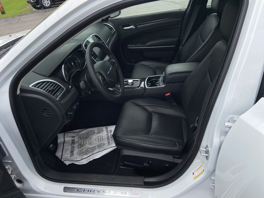 2023 Chrysler 300 Touring L AWD