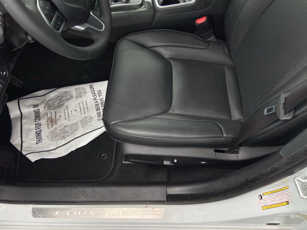 2023 Chrysler 300 Touring L AWD