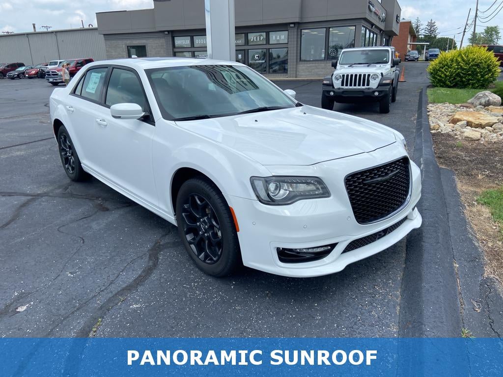 2023 Chrysler 300 Touring L AWD