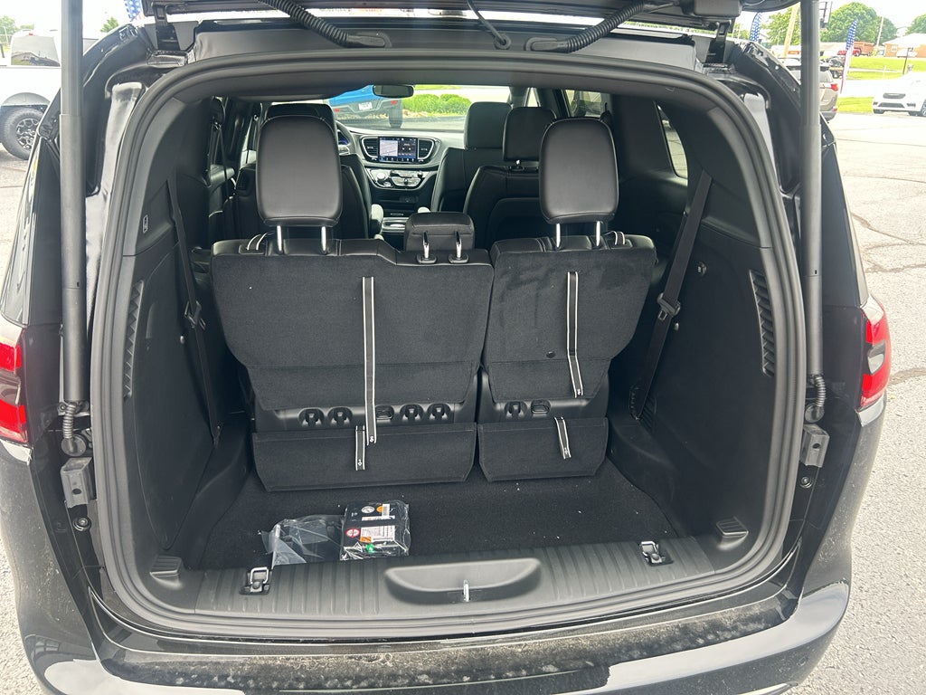 2027 Chrysler Pacifica PACIFICA SELECT