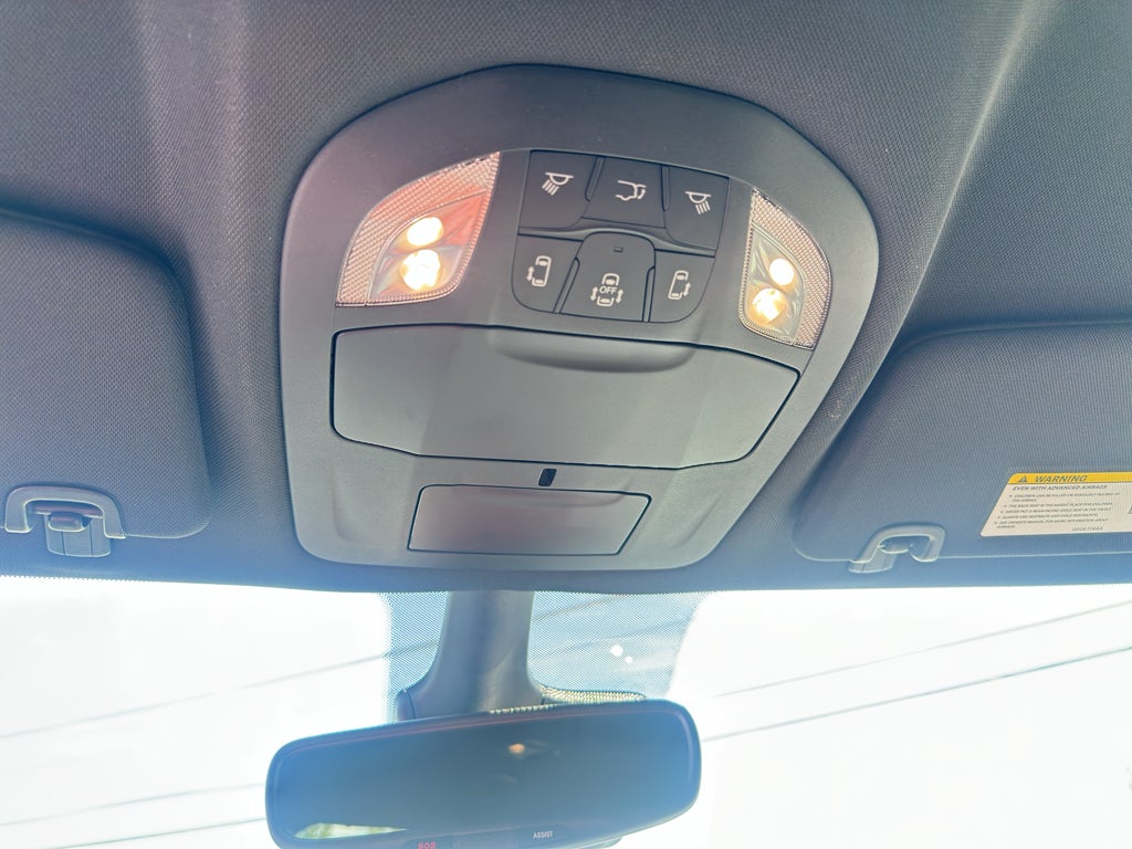 2025 Chrysler Voyager LX