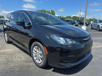 2025 Chrysler Voyager LX