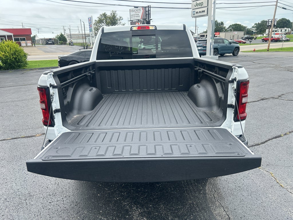 2026 RAM 1500 RAM 1500 WARLOCK CREW CAB 4X4 5'7' BOX