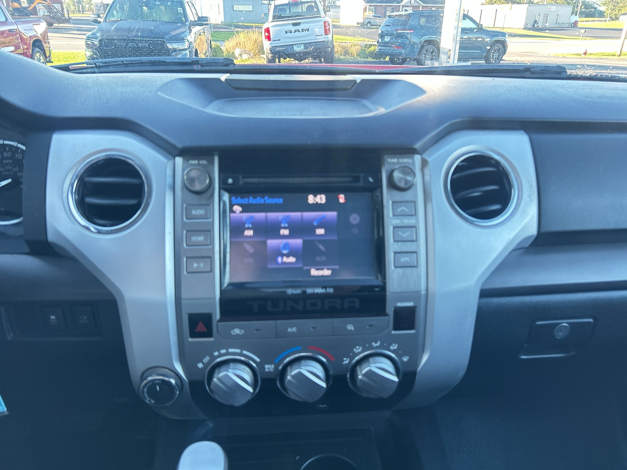 2014 Toyota Tundra SR5 5.7L V8